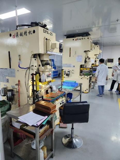 Automated manufacturing equipment